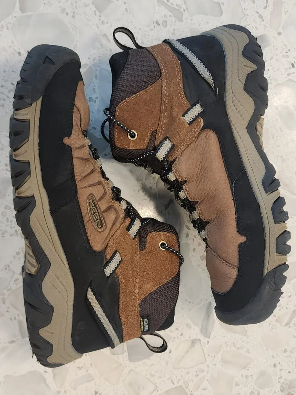 KEEN 4 Kids' Targhee IV Mid Hiking Boot Brown Leather